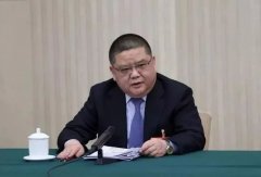 河南省委常委、政法委书记甘荣坤接受中